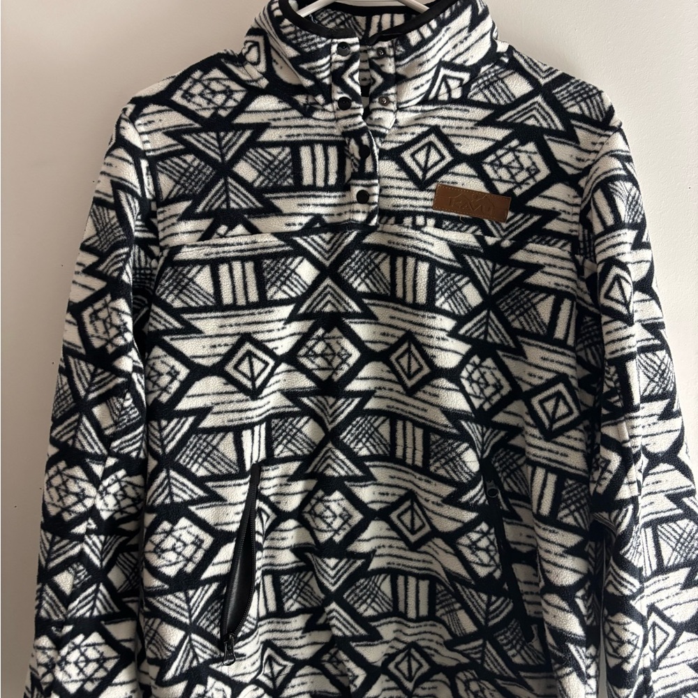Kavu Geometric Black and White Fleece Pullover